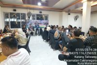 Keterangan Foto:
Suasana Rapat Kerja (Raker) DPD PKDI Jawa Timur di Karang Taliwang, Kecamatan Cakranegara, Kota Mataram, Lombok, NTB, yang dihadiri jajaran pengurus dan anggota PKDI se-Jawa Timur, termasuk PKDI Kabupaten Sumenep, dalam rangka pembahasan strategis menjelang Pilkades serentak 2026–2027 pasca terbitnya PP 16 Tahun 2026.