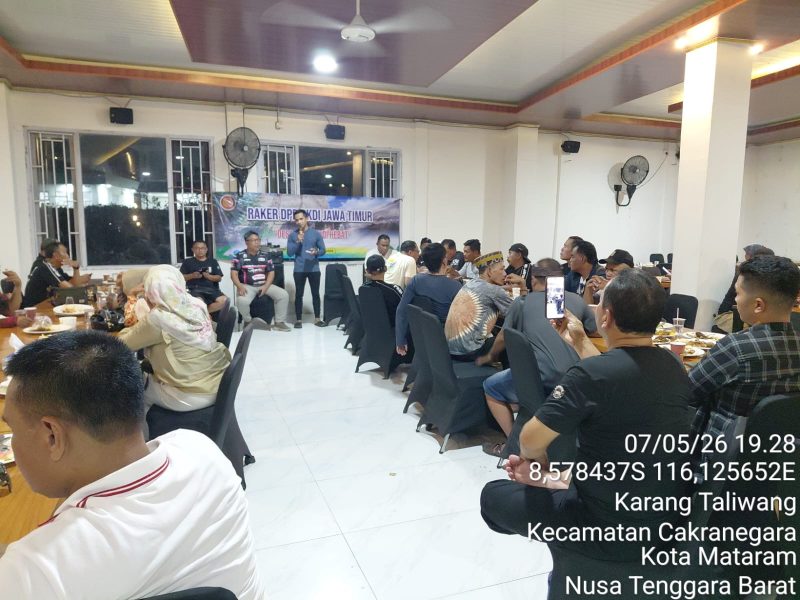 Keterangan Foto:
Suasana Rapat Kerja (Raker) DPD PKDI Jawa Timur di Karang Taliwang, Kecamatan Cakranegara, Kota Mataram, Lombok, NTB, yang dihadiri jajaran pengurus dan anggota PKDI se-Jawa Timur, termasuk PKDI Kabupaten Sumenep, dalam rangka pembahasan strategis menjelang Pilkades serentak 2026–2027 pasca terbitnya PP 16 Tahun 2026.