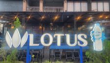 Tampak depan Resto Lotus Sumenep yang kini menjadi salah satu destinasi kuliner favorit masyarakat dan tempat berkumpul berbagai komunitas.