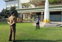Suasana apel pagi di lingkungan Kantor Bupati Probolinggo tampak khidmat dan penuh semangat. Para ASN mengikuti arahan Kepala Bagian PBJ Setda Kabupaten Probolinggo, Moh. Abdi Utoyo, yang menekankan pentingnya transparansi, digitalisasi, dan kepatuhan dalam pengadaan barang dan jasa guna mewujudkan tata kelola pemerintahan yang bersih dan akuntabel.