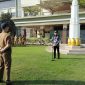 Suasana apel pagi di lingkungan Kantor Bupati Probolinggo tampak khidmat dan penuh semangat. Para ASN mengikuti arahan Kepala Bagian PBJ Setda Kabupaten Probolinggo, Moh. Abdi Utoyo, yang menekankan pentingnya transparansi, digitalisasi, dan kepatuhan dalam pengadaan barang dan jasa guna mewujudkan tata kelola pemerintahan yang bersih dan akuntabel.