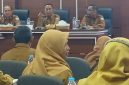Sekretaris Daerah Kabupaten Probolinggo, H. Ugas Irwanto, saat memimpin rapat koordinasi Tim Simpul KPBU di Ruang Argopuro Kantor Bupati Probolinggo, Selasa (12/5/2026), menegaskan langkah strategis Pemkab dalam menjajaki skema creative financing melalui KPBU untuk mendukung keberlanjutan pembangunan infrastruktur di tengah kebijakan efisiensi anggaran daerah.