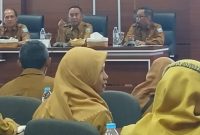 Sekretaris Daerah Kabupaten Probolinggo, H. Ugas Irwanto, saat memimpin rapat koordinasi Tim Simpul KPBU di Ruang Argopuro Kantor Bupati Probolinggo, Selasa (12/5/2026), menegaskan langkah strategis Pemkab dalam menjajaki skema creative financing melalui KPBU untuk mendukung keberlanjutan pembangunan infrastruktur di tengah kebijakan efisiensi anggaran daerah.
