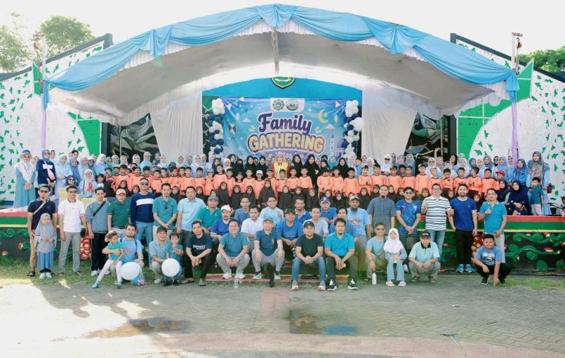 Ket foto: Suasana penuh kehangatan dan kebersamaan dalam kegiatan Family Gathering Kelas 1 SD Integral Luqman Al Hakim Sumenep yang mempererat hubungan siswa, guru, dan wali murid.