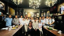 Ket foto: Sesi foto bersama usai kegiatan diskusi, menggambarkan kebersamaan dan komitmen dalam mendukung serta mengawal dampak program di akar rumput.