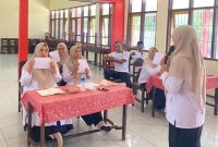 Ket Foto:
Kepala sekolah dan para guru SDN Pasongsongan 1 Sumenep mengikuti Workshop Social Emotional Learning (SEL) sebagai upaya membangun generasi berkarakter, berempati, dan berdaya saing di lingkungan pendidikan.