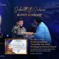 KH. Imam Hasyim mewakili Bupati Sumenep menerima penghargaan bergengsi di East Java Maritime Awards 2026 sebagai bentuk apresiasi atas komitmen dalam pemerataan ekonomi wilayah pesisir dan kepulauan.