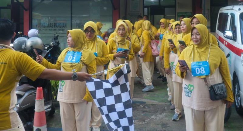 Tenaga kesehatan Puskesmas Pandian Sumenep mengikuti CKG dan KESJAOR berbasis SIPGAR dengan penuh antusias.