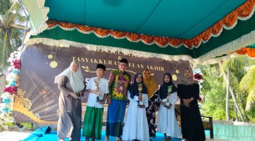 Haflatul Imtihan MDT Al Furqon menjadi momentum penguatan pendidikan Islam dan pembinaan akhlak generasi muda di Desa Panaongan, Sumenep.
