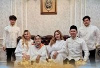 Di momen Hari Raya Idul Adha 1447 H / 2026 M, Keluarga Besar Brian–Yessy Praneda menyampaikan ucapan selamat Idul Adha lahir dan batin sebagai wujud doa, harapan, serta ajakan untuk memperkuat nilai pengorbanan, keikhlasan, dan kepedulian sosial di tengah masyarakat