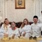 Di momen Hari Raya Idul Adha 1447 H / 2026 M, Keluarga Besar Brian–Yessy Praneda menyampaikan ucapan selamat Idul Adha lahir dan batin sebagai wujud doa, harapan, serta ajakan untuk memperkuat nilai pengorbanan, keikhlasan, dan kepedulian sosial di tengah masyarakat