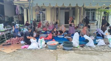 Semangat Gotong Royong, Warga Dayabata Sangkapura Gresik Laksanakan Qurban Bersama