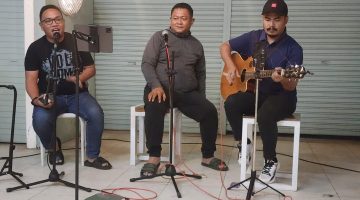 Dandim 0827/Sumenep, Citra Persada, bersama Dandim Surabaya Kolonel Inf Bambang Raditya, M.Han., saat berduet membawakan lagu “Ku Tak Bisa” di Cafe Mami Muda, Jumat malam (29/5/2026). Aksi keduanya sontak mengundang tepuk tangan meriah dan menciptakan suasana hangat penuh keakraban di tengah acara silaturahmi.