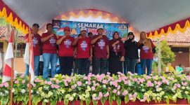 Ketua Komite Sekolah H. Bambang Budianto bersama jajaran SDN Barkot 3 dalam kegiatan JJS berhadiah umroh penutup Hardiknas 2026.