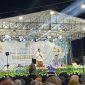 Kepala Desa Pinggirpapas sekaligus Ketua PKDI Kabupaten Sumenep, H. Ubaid Abdul Hayat, saat menyampaikan sambutan pada acara Pengajian Umum dan Khotmil Qur'an santri-santriwati MDT Al-Khoiron Desa Pinggirpapas, Kecamatan Kalianget. Dalam kesempatan tersebut, ia mengajak para santri untuk terus mencintai Al-Qur'an serta menjadi generasi berakhlak mulia yang mampu membawa manfaat bagi agama, bangsa, dan masyarakat.