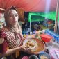 Kesederhanaan warung tidak mengurangi minat pelanggan. Setiap hari, Rujak Ibu Sofia di depan RSUD Sumenep dipadati pembeli dari berbagai kalangan yang ingin menikmati kuliner khas Madura.