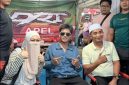 H. Syafwan Wahyudi bersama sang istri menyambut hangat kedatangan penyanyi populer Valen di Sumenep menjelang penampilannya pada Madura Fest 2026. Momen penuh keakraban tersebut menjadi simbol dukungan DRT The Big Family terhadap suksesnya event hiburan terbesar di Madura sekaligus komitmen dalam mendukung ruang kreativitas generasi muda