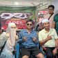 H. Syafwan Wahyudi bersama sang istri menyambut hangat kedatangan penyanyi populer Valen di Sumenep menjelang penampilannya pada Madura Fest 2026. Momen penuh keakraban tersebut menjadi simbol dukungan DRT The Big Family terhadap suksesnya event hiburan terbesar di Madura sekaligus komitmen dalam mendukung ruang kreativitas generasi muda
