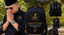 Founder BIP, Ali Zainal Abidin, mempersiapkan program pembagian ribuan tas sekolah untuk anak yatim dan dhuafa. Tas tersebut memuat pesan moral ‘Kejar cita-citamu, menjadi orang baik dan jujur untuk bangsa dan negara Indonesia’ sebagai bentuk dukungan pendidikan karakter generasi muda.