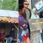 Tim BIP Foundation menyerahkan bantuan program bedah rumah kepada Ibu Salmawati di Kecamatan Proppo, Kabupaten Pamekasan. Program ini menjadi bagian dari komitmen kemanusiaan BIP Foundation yang terus bergerak membantu masyarakat kurang mampu setelah sebelumnya menjangkau ribuan anak yatim, dhuafa, lansia, ODGJ, dan penyandang disabilitas.