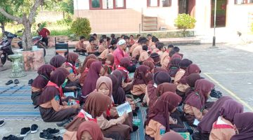 Di Tengah Asesmen Semester, SDN Panaongan III Tetap Istikamah Menanamkan Karakter Melalui BAYAMA dan Jumat Peduli Yatim