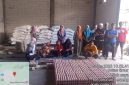 Tim Haswal Group melakukan persiapan pendistribusian bantuan Jumat Berkah berupa beras, telur, dan paket sembako yang akan disalurkan kepada kaum dhuafa, anak yatim, fakir miskin, serta masyarakat yang membutuhkan di sejumlah wilayah di Kabupaten Sumenep.