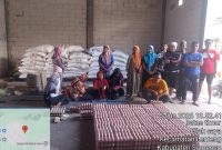 Tim Haswal Group melakukan persiapan pendistribusian bantuan Jumat Berkah berupa beras, telur, dan paket sembako yang akan disalurkan kepada kaum dhuafa, anak yatim, fakir miskin, serta masyarakat yang membutuhkan di sejumlah wilayah di Kabupaten Sumenep.