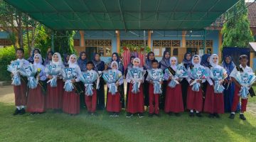 UPT SDN 358 Gresik Resmi Lepas Siswa Kelas VI dalam Apel Pelepasan Sederhana dan Bermakna