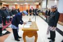 Wali Kota Probolinggo, dr. Aminuddin, melantik dan mengambil sumpah 88 pejabat Eselon II, III, dan IV di lingkungan Pemerintah Kota Probolinggo, Senin (8/6/2026) malam. Rotasi dan promosi jabatan tersebut dilakukan sebagai upaya penyegaran birokrasi, penguatan kinerja organisasi, serta percepatan pembangunan dan pelayanan kepada masyarakat