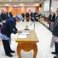 Wali Kota Probolinggo, dr. Aminuddin, melantik dan mengambil sumpah 88 pejabat Eselon II, III, dan IV di lingkungan Pemerintah Kota Probolinggo, Senin (8/6/2026) malam. Rotasi dan promosi jabatan tersebut dilakukan sebagai upaya penyegaran birokrasi, penguatan kinerja organisasi, serta percepatan pembangunan dan pelayanan kepada masyarakat