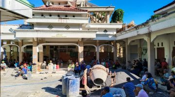 Dari Masjid Kecil Menjadi Lebih Besar, Pembangunan Masjid Al-Mukarramah Dusun Duku, Desa Sungairujing Capai 50 Persen