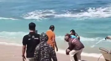 Tragedi Pantai Pangi Blitar Ombak 2 Meter Gulung Rombongan Santri, Satu Bocah 9 Tahun Masih Hilang