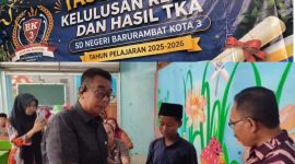 Suasana Tasyakuran Kelulusan Kelas VI dan Pengumuman Hasil TKA 2026 di SDN Barkot 3 yang dihadiri Kepala Sekolah Nadin, S.Pd., Ketua Komite H. Bambang Budianto, guru, serta seluruh wali murid.