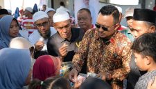 H. Ali Zainal Abidin mengajak masyarakat untuk memuliakan anak yatim sebagai bentuk kecintaan kepada Rasulullah SAW dalam kegiatan Muharram 1448 H.