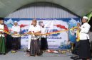 Zaini Werwer bersama wartawan dan aktivis LSM menunjukkan semangat persaudaraan dalam kegiatan sholawat bersama yang digelar Majelis Sholawat Pamekasan.