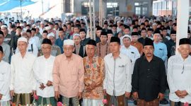 Alumni lintas angkatan IAN Al-Amin Pamekasan berkumpul dalam Reuni Akbar bertajuk “Temmo Kerrong, Pangèsto Dâ’ Guru Tolang” sebagai ajang mempererat silaturahmi dan menghormati jasa guru.