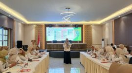 Kepala Dinas Kesehatan Kabupaten Probolinggo bersama jajaran dan kader Posyandu saat mengikuti kegiatan penguatan layanan kesehatan berbasis masyarakat. Dinkes Probolinggo terus memperkuat peran Posyandu sebagai garda terdepan dalam meningkatkan derajat kesehatan masyarakat, mulai dari ibu hamil, balita, remaja hingga lansia.