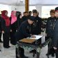 Foto: Bupati Sumenep Achmad Fauzi Wongsojudo melantik dan mengambil sumpah jabatan 31 pejabat administrator dan pengawas di Pendopo Agung Keraton Sumenep, Rabu (15/7/2026). Bupati menegaskan jabatan merupakan amanah yang harus dijawab dengan integritas, inovasi, dan kinerja nyata untuk mempercepat pembangunan daerah.