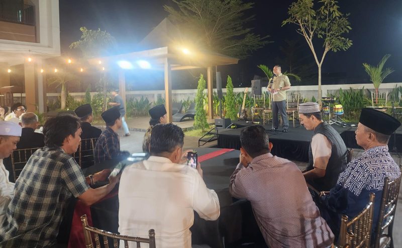 Danrem 084/Bhaskara Jaya, Brigjen TNI Kohir, menyampaikan sambutan saat silaturahmi bersama tokoh agama, anggota DPRD, tokoh masyarakat, tokoh pemuda, kalangan pengusaha, akademisi, dan insan pers di Lobi Hotel MYZE Sumenep, Kamis (2/7/2026).