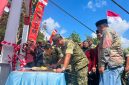 Komandan Korem 084/Bhaskara Jaya Brigjen TNI Kohir didampingi Danyonif TP 931/KJ Mayor Inf Aditya Danang Putranto, Dandim 0827/Sumenep Letkol Inf Citra Persada, serta jajaran TNI dan Forkopimda saat meresmikan Jembatan Perintis Garuda di Desa Ambunten, Kecamatan Ambunten, Kabupaten Sumenep, Jumat (3/7/2026). Peresmian jembatan tersebut menjadi simbol sinergi TNI, pemerintah, dan masyarakat dalam mendukung pembangunan infrastruktur demi meningkatkan konektivitas dan kesejahteraan warga.
