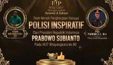 Founder BIP Foundation, H. Ali Zainal Abidin, memberikan apresiasi dan ucapan selamat kepada Ipda Purnomo atas penghargaan Presiden RI sebagai Polisi Inspiratif berkat dedikasinya di bidang kemanusiaan.