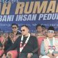 Founder BIP Foundation, H. Ali Zainal Abidin, didampingi Bupati Pamekasan Dr. KH. Kholilurrahman, S.H., M.Si., meresmikan rumah layak huni milik Ibu Maryani di Dusun Rongkarong, Kelurahan Gladak Anyar, Pamekasan
