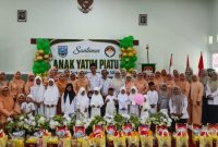 Suasana penuh khidmat dan haru menyelimuti kegiatan santunan anak yatim yang digelar Dinas Pertanian Kabupaten Probolinggo dalam momentum Muharam. Melalui semangat berbagi dan kepedulian, kegiatan ini menjadi wujud syukur sekaligus ikhtiar mempererat tali kasih dengan anak-anak yatim, menghadirkan kebahagiaan di bulan yang penuh berkah.