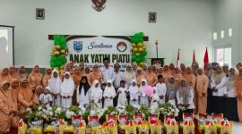 Suasana penuh khidmat dan haru menyelimuti kegiatan santunan anak yatim yang digelar Dinas Pertanian Kabupaten Probolinggo dalam momentum Muharam. Melalui semangat berbagi dan kepedulian, kegiatan ini menjadi wujud syukur sekaligus ikhtiar mempererat tali kasih dengan anak-anak yatim, menghadirkan kebahagiaan di bulan yang penuh berkah.