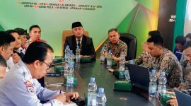 Keterangan Foto:
Pemerintah Kabupaten Probolinggo menggelar rapat koordinasi bersama instansi terkait membahas rencana rehabilitasi Jembatan Pajarakan yang dijadwalkan dimulai Agustus 2026, termasuk usulan pembukaan akses Tol Kraksaan dan pembangunan Jembatan Bailey sebagai jalur alternatif untuk mengantisipasi kemacetan dan menjaga kelancaran arus lalu lintas.