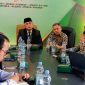 Keterangan Foto:
Pemerintah Kabupaten Probolinggo menggelar rapat koordinasi bersama instansi terkait membahas rencana rehabilitasi Jembatan Pajarakan yang dijadwalkan dimulai Agustus 2026, termasuk usulan pembukaan akses Tol Kraksaan dan pembangunan Jembatan Bailey sebagai jalur alternatif untuk mengantisipasi kemacetan dan menjaga kelancaran arus lalu lintas.