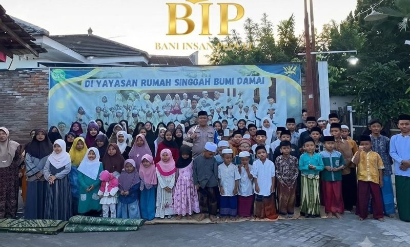 Foto: Pengasuh Yayasan Rumah Singgah Bumi Damai Yogyakarta, Ipda Nur Ali Suwandi (Bon Ali), bersama ratusan anak yatim, piatu, dan anak telantar menyampaikan rasa syukur serta ucapan terima kasih kepada Founder BIP Foundation, H. Ali Zainal Abidin, atas bantuan kemanusiaan sebesar Rp100 juta