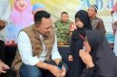 Tak kuasa menahan air mata, Ibu Yuliatin menangis haru saat menerima bantuan dari BIP Foundation. Di tengah ujian hidup yang berat, kepedulian tersebut menjadi harapan baru bagi dirinya dan ketiga anaknya
