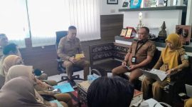 Kepala Disporapar Kabupaten Probolinggo Heri Mulyadi memimpin rakor evaluasi kinerja semester 1.