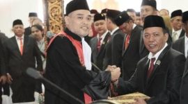 Wakil Ketua DPRD Kabupaten Sumenep, Dul Siam (kanan), menegaskan pengembangan wisata berbasis potensi alam harus menjadi prioritas untuk meningkatkan Pendapatan Asli Daerah (PAD), mendorong pertumbuhan ekonomi, dan membuka peluang usaha bagi masyarakat.